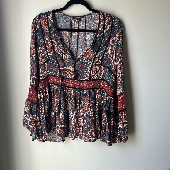 Beautiful women’s blouse - Picture 1 of 6